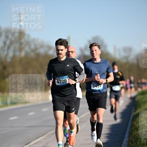 06.04.2025 - 44. Internationalen Wilhelmsburger Insellauf Dr. Thomas Lammeyer http://msf.ph/oto/7549732 06.04.2025 09:19:06 Laufen 4206, 3457 meine-sportfotos.de