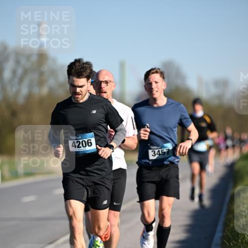 06.04.2025 - 44. Internationalen Wilhelmsburger Insellauf Dr. Thomas Lammeyer http://msf.ph/oto/7549738 06.04.2025 09:19:06 Laufen 4206, 3457 meine-sportfotos.de