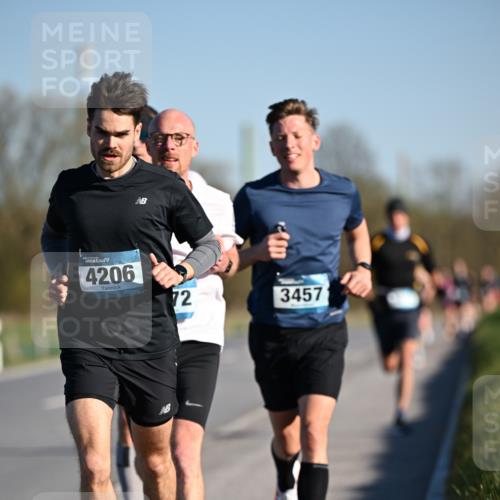 06.04.2025 - 44. Internationalen Wilhelmsburger Insellauf Dr. Thomas Lammeyer http://msf.ph/oto/7549740 06.04.2025 09:19:07 Laufen 4206, 72, 3457 meine-sportfotos.de