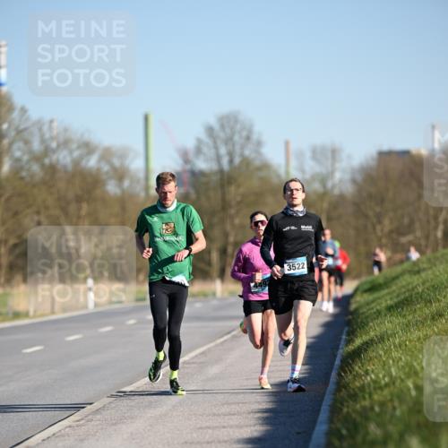 06.04.2025 - 44. Internationalen Wilhelmsburger Insellauf Dr. Thomas Lammeyer http://msf.ph/oto/7549792 06.04.2025 09:19:24 Laufen 449, 3522 meine-sportfotos.de