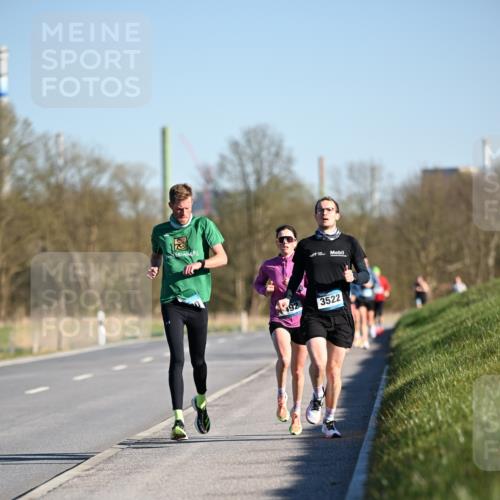 06.04.2025 - 44. Internationalen Wilhelmsburger Insellauf Dr. Thomas Lammeyer http://msf.ph/oto/7549793 06.04.2025 09:19:25 Laufen 3522 meine-sportfotos.de