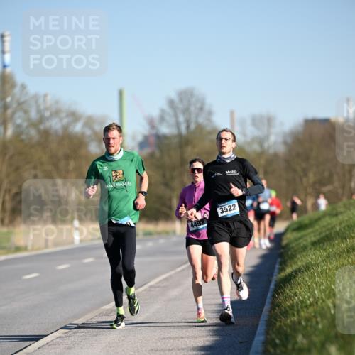06.04.2025 - 44. Internationalen Wilhelmsburger Insellauf Dr. Thomas Lammeyer http://msf.ph/oto/7549796 06.04.2025 09:19:25 Laufen 4492, 3522 meine-sportfotos.de