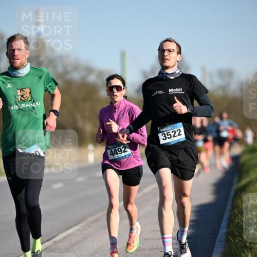 06.04.2025 - 44. Internationalen Wilhelmsburger Insellauf Dr. Thomas Lammeyer http://msf.ph/oto/7549808 06.04.2025 09:19:28 Laufen 4492, 3522 meine-sportfotos.de