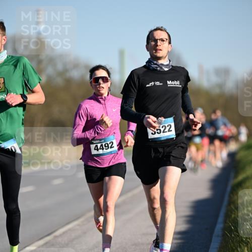 06.04.2025 - 44. Internationalen Wilhelmsburger Insellauf Dr. Thomas Lammeyer http://msf.ph/oto/7549811 06.04.2025 09:19:29 Laufen 4492, 522 meine-sportfotos.de
