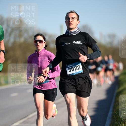 06.04.2025 - 44. Internationalen Wilhelmsburger Insellauf Dr. Thomas Lammeyer http://msf.ph/oto/7549813 06.04.2025 09:19:29 Laufen 3522 meine-sportfotos.de