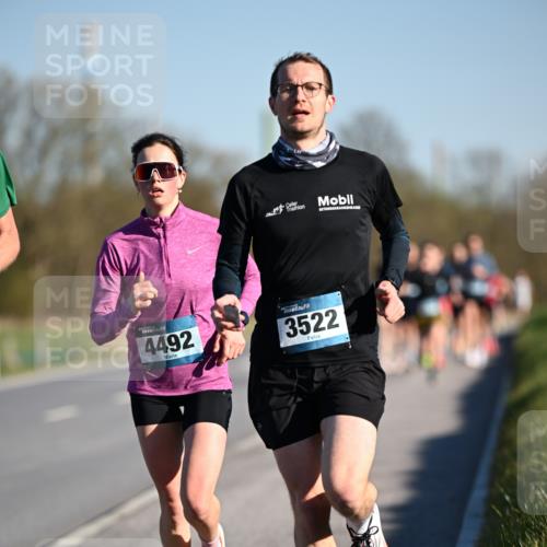 06.04.2025 - 44. Internationalen Wilhelmsburger Insellauf Dr. Thomas Lammeyer http://msf.ph/oto/7549814 06.04.2025 09:19:29 Laufen 4492, 3522 meine-sportfotos.de