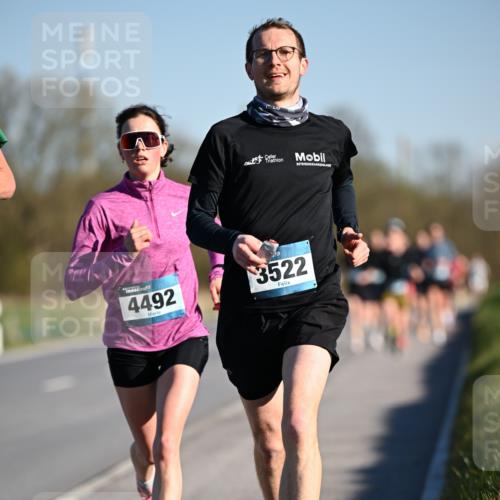 06.04.2025 - 44. Internationalen Wilhelmsburger Insellauf Dr. Thomas Lammeyer http://msf.ph/oto/7549815 06.04.2025 09:19:29 Laufen 4492, 3522 meine-sportfotos.de