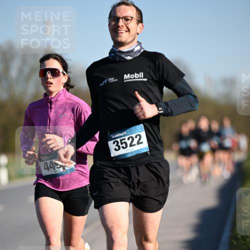 06.04.2025 - 44. Internationalen Wilhelmsburger Insellauf Dr. Thomas Lammeyer http://msf.ph/oto/7549818 06.04.2025 09:19:30 Laufen 445, 3522 meine-sportfotos.de