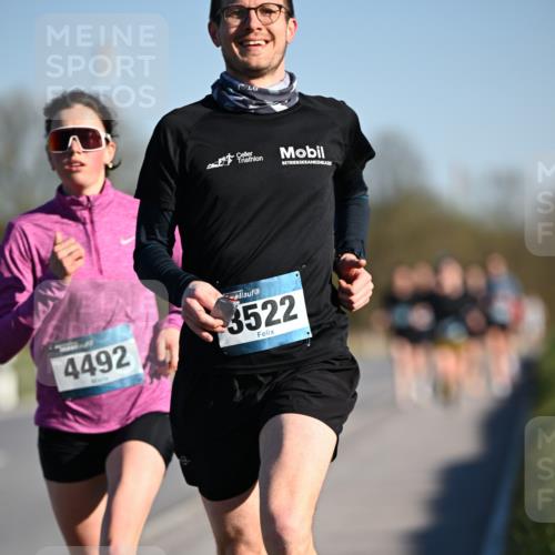 06.04.2025 - 44. Internationalen Wilhelmsburger Insellauf Dr. Thomas Lammeyer http://msf.ph/oto/7549820 06.04.2025 09:19:30 Laufen 4492, 3522 meine-sportfotos.de
