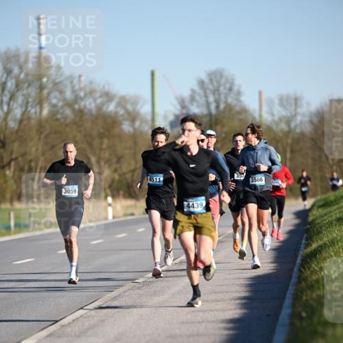 06.04.2025 - 44. Internationalen Wilhelmsburger Insellauf Dr. Thomas Lammeyer http://msf.ph/oto/7549824 06.04.2025 09:19:37 Laufen 3059, 4511, 4439, 3566 meine-sportfotos.de