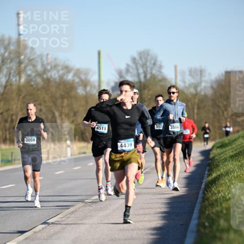 06.04.2025 - 44. Internationalen Wilhelmsburger Insellauf Dr. Thomas Lammeyer http://msf.ph/oto/7549826 06.04.2025 09:19:37 Laufen 3059, 4511, 4439, 3524, 3566 meine-sportfotos.de