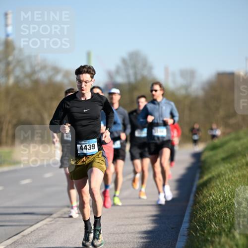 06.04.2025 - 44. Internationalen Wilhelmsburger Insellauf Dr. Thomas Lammeyer http://msf.ph/oto/7549835 06.04.2025 09:19:38 Laufen 4439 meine-sportfotos.de