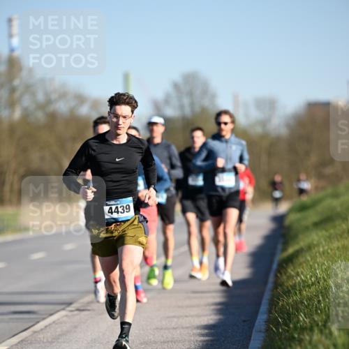 06.04.2025 - 44. Internationalen Wilhelmsburger Insellauf Dr. Thomas Lammeyer http://msf.ph/oto/7549836 06.04.2025 09:19:38 Laufen 4439 meine-sportfotos.de