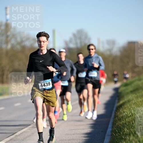 06.04.2025 - 44. Internationalen Wilhelmsburger Insellauf Dr. Thomas Lammeyer http://msf.ph/oto/7549838 06.04.2025 09:19:39 Laufen 4439 meine-sportfotos.de