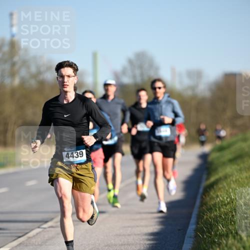 06.04.2025 - 44. Internationalen Wilhelmsburger Insellauf Dr. Thomas Lammeyer http://msf.ph/oto/7549839 06.04.2025 09:19:39 Laufen 4439 meine-sportfotos.de