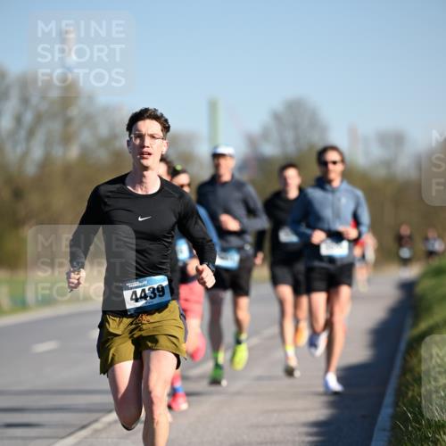 06.04.2025 - 44. Internationalen Wilhelmsburger Insellauf Dr. Thomas Lammeyer http://msf.ph/oto/7549842 06.04.2025 09:19:39 Laufen 4439 meine-sportfotos.de