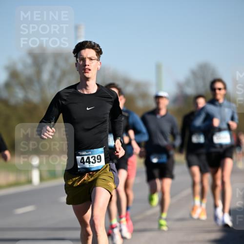 06.04.2025 - 44. Internationalen Wilhelmsburger Insellauf Dr. Thomas Lammeyer http://msf.ph/oto/7549846 06.04.2025 09:19:40 Laufen 4439 meine-sportfotos.de
