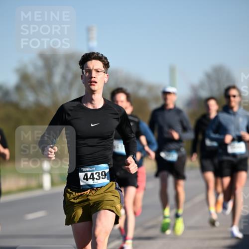 06.04.2025 - 44. Internationalen Wilhelmsburger Insellauf Dr. Thomas Lammeyer http://msf.ph/oto/7549847 06.04.2025 09:19:40 Laufen 4439 meine-sportfotos.de