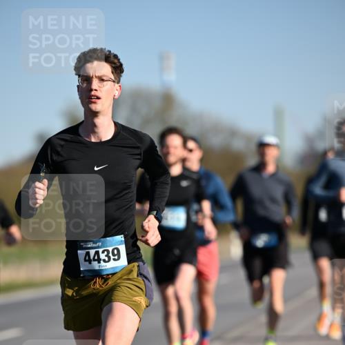 06.04.2025 - 44. Internationalen Wilhelmsburger Insellauf Dr. Thomas Lammeyer http://msf.ph/oto/7549851 06.04.2025 09:19:40 Laufen 4439 meine-sportfotos.de
