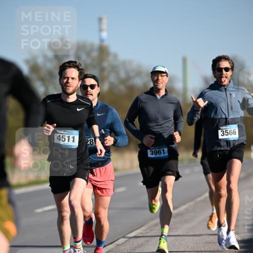 06.04.2025 - 44. Internationalen Wilhelmsburger Insellauf Dr. Thomas Lammeyer http://msf.ph/oto/7549852 06.04.2025 09:19:41 Laufen 4511, 28, 3961, 3566 meine-sportfotos.de