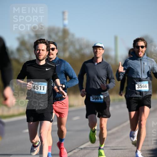 06.04.2025 - 44. Internationalen Wilhelmsburger Insellauf Dr. Thomas Lammeyer http://msf.ph/oto/7549853 06.04.2025 09:19:41 Laufen 4511, 3961, 3566 meine-sportfotos.de