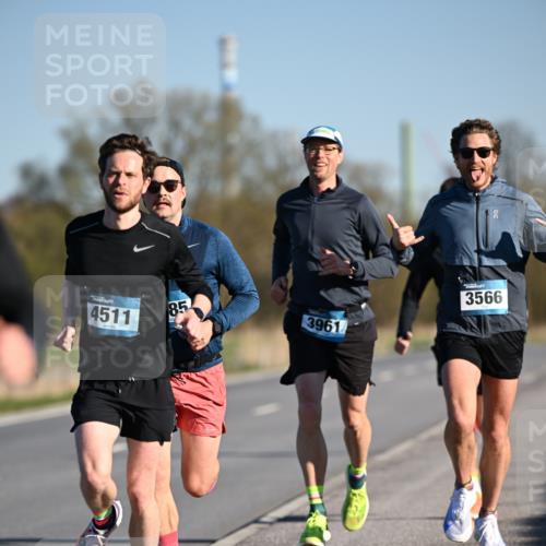 06.04.2025 - 44. Internationalen Wilhelmsburger Insellauf Dr. Thomas Lammeyer http://msf.ph/oto/7549854 06.04.2025 09:19:41 Laufen 4511, 85, 3566, 3961 meine-sportfotos.de