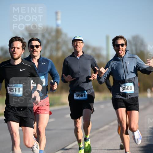 06.04.2025 - 44. Internationalen Wilhelmsburger Insellauf Dr. Thomas Lammeyer http://msf.ph/oto/7549856 06.04.2025 09:19:42 Laufen 4511, 5, 3961, 3566 meine-sportfotos.de