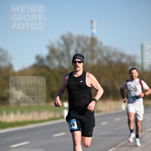06.04.2025 - 44. Internationalen Wilhelmsburger Insellauf Dr. Thomas Lammeyer http://msf.ph/oto/7549900 06.04.2025 09:20:01 Laufen 139 meine-sportfotos.de