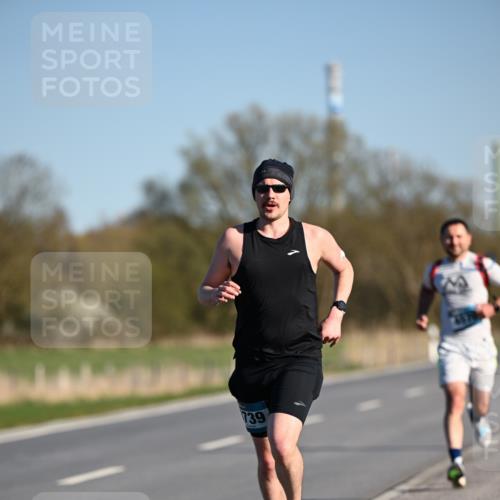 06.04.2025 - 44. Internationalen Wilhelmsburger Insellauf Dr. Thomas Lammeyer http://msf.ph/oto/7549901 06.04.2025 09:20:02 Laufen 739 meine-sportfotos.de