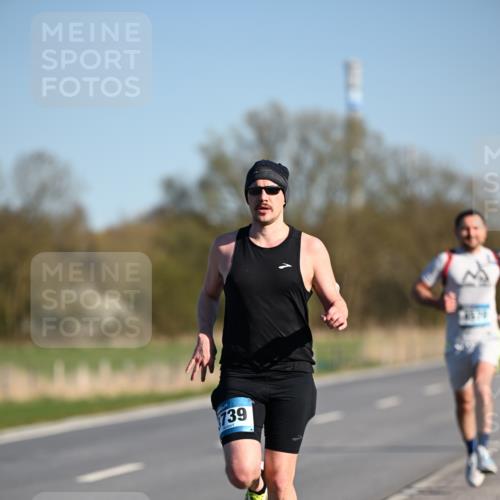 06.04.2025 - 44. Internationalen Wilhelmsburger Insellauf Dr. Thomas Lammeyer http://msf.ph/oto/7549903 06.04.2025 09:20:02 Laufen 139, 14670 meine-sportfotos.de