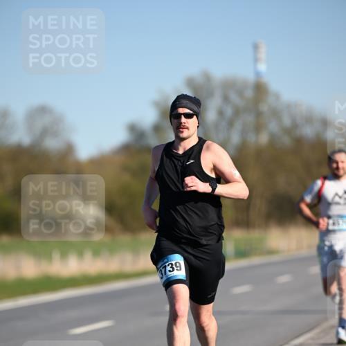 06.04.2025 - 44. Internationalen Wilhelmsburger Insellauf Dr. Thomas Lammeyer http://msf.ph/oto/7549904 06.04.2025 09:20:02 Laufen 3739, 2 meine-sportfotos.de