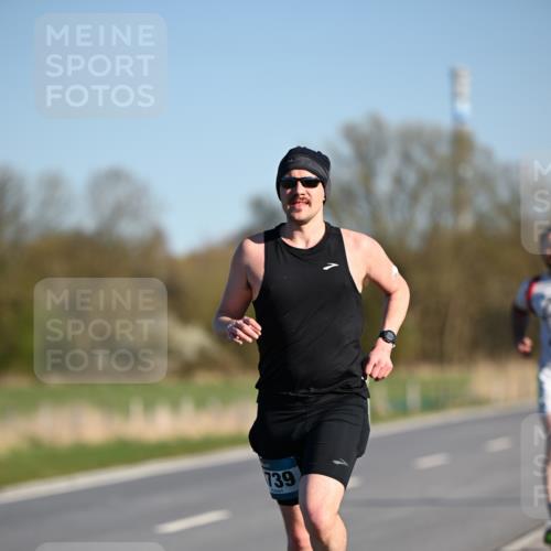 06.04.2025 - 44. Internationalen Wilhelmsburger Insellauf Dr. Thomas Lammeyer http://msf.ph/oto/7549906 06.04.2025 09:20:02 Laufen 739 meine-sportfotos.de