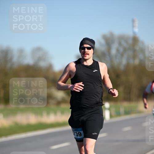 06.04.2025 - 44. Internationalen Wilhelmsburger Insellauf Dr. Thomas Lammeyer http://msf.ph/oto/7549907 06.04.2025 09:20:02 Laufen 739 meine-sportfotos.de
