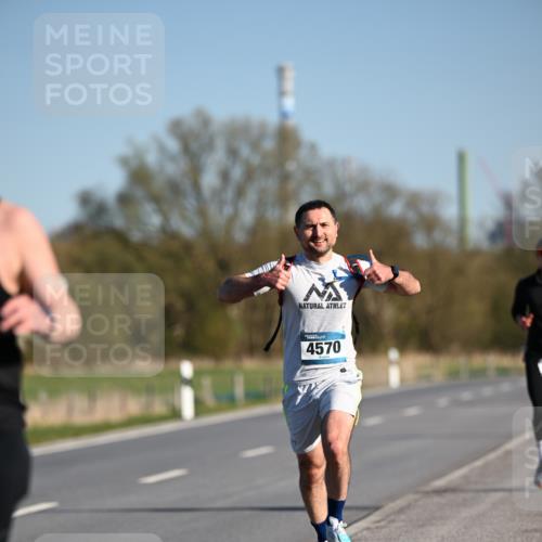 06.04.2025 - 44. Internationalen Wilhelmsburger Insellauf Dr. Thomas Lammeyer http://msf.ph/oto/7549908 06.04.2025 09:20:03 Laufen 4570 meine-sportfotos.de
