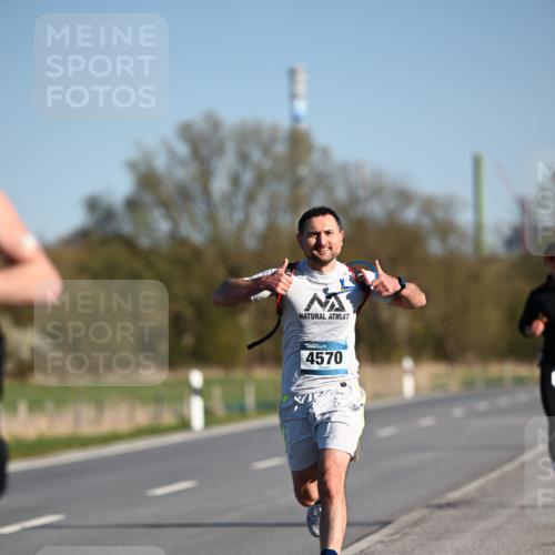 06.04.2025 - 44. Internationalen Wilhelmsburger Insellauf Dr. Thomas Lammeyer http://msf.ph/oto/7549909 06.04.2025 09:20:03 Laufen 4570 meine-sportfotos.de