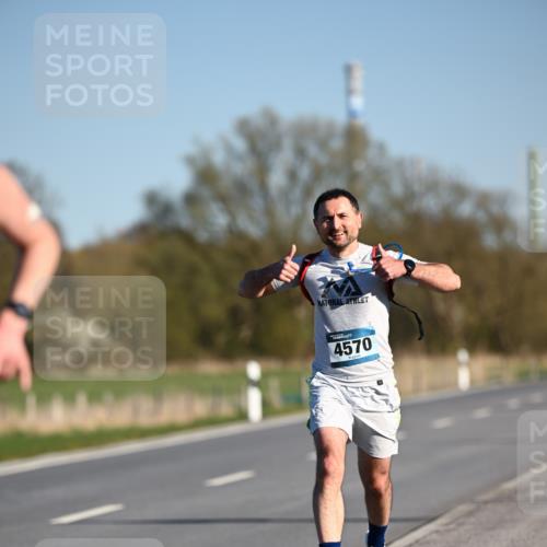 06.04.2025 - 44. Internationalen Wilhelmsburger Insellauf Dr. Thomas Lammeyer http://msf.ph/oto/7549911 06.04.2025 09:20:04 Laufen 4570 meine-sportfotos.de