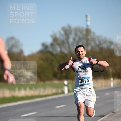 06.04.2025 - 44. Internationalen Wilhelmsburger Insellauf Dr. Thomas Lammeyer http://msf.ph/oto/7549912 06.04.2025 09:20:04 Laufen 4570 meine-sportfotos.de