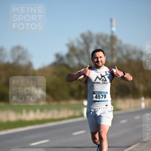 06.04.2025 - 44. Internationalen Wilhelmsburger Insellauf Dr. Thomas Lammeyer http://msf.ph/oto/7549914 06.04.2025 09:20:04 Laufen 4570 meine-sportfotos.de