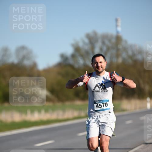 06.04.2025 - 44. Internationalen Wilhelmsburger Insellauf Dr. Thomas Lammeyer http://msf.ph/oto/7549915 06.04.2025 09:20:04 Laufen 4570 meine-sportfotos.de