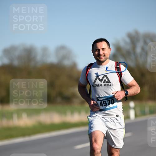 06.04.2025 - 44. Internationalen Wilhelmsburger Insellauf Dr. Thomas Lammeyer http://msf.ph/oto/7549921 06.04.2025 09:20:05 Laufen 4570 meine-sportfotos.de