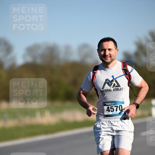 06.04.2025 - 44. Internationalen Wilhelmsburger Insellauf Dr. Thomas Lammeyer http://msf.ph/oto/7549923 06.04.2025 09:20:05 Laufen 4570 meine-sportfotos.de