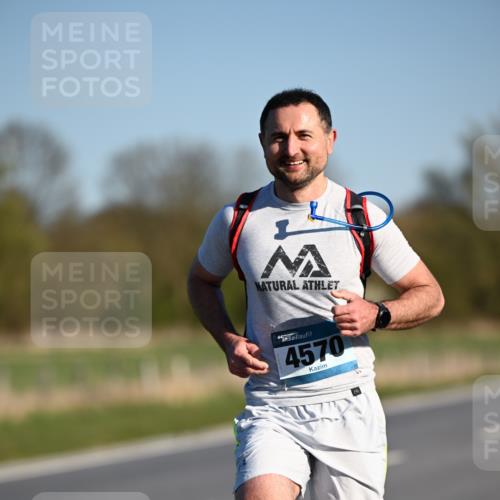 06.04.2025 - 44. Internationalen Wilhelmsburger Insellauf Dr. Thomas Lammeyer http://msf.ph/oto/7549926 06.04.2025 09:20:06 Laufen 4570 meine-sportfotos.de
