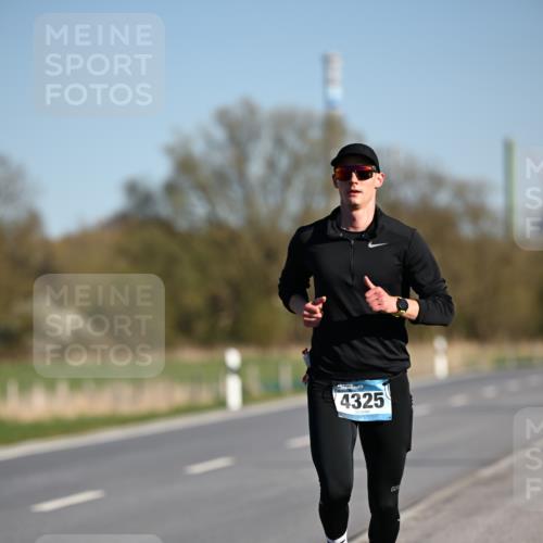 06.04.2025 - 44. Internationalen Wilhelmsburger Insellauf Dr. Thomas Lammeyer http://msf.ph/oto/7549930 06.04.2025 09:20:07 Laufen 4325 meine-sportfotos.de