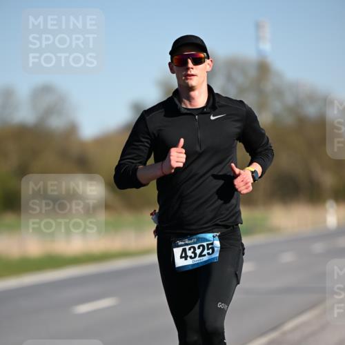 06.04.2025 - 44. Internationalen Wilhelmsburger Insellauf Dr. Thomas Lammeyer http://msf.ph/oto/7549938 06.04.2025 09:20:08 Laufen 4325 meine-sportfotos.de