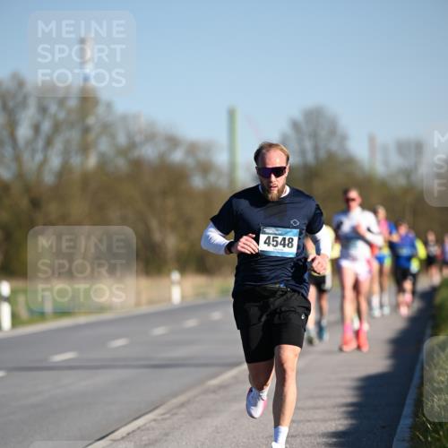 06.04.2025 - 44. Internationalen Wilhelmsburger Insellauf Dr. Thomas Lammeyer http://msf.ph/oto/7549942 06.04.2025 09:20:13 Laufen 4548 meine-sportfotos.de