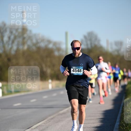 06.04.2025 - 44. Internationalen Wilhelmsburger Insellauf Dr. Thomas Lammeyer http://msf.ph/oto/7549943 06.04.2025 09:20:13 Laufen 4548 meine-sportfotos.de