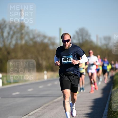 06.04.2025 - 44. Internationalen Wilhelmsburger Insellauf Dr. Thomas Lammeyer http://msf.ph/oto/7549944 06.04.2025 09:20:13 Laufen 4548 meine-sportfotos.de
