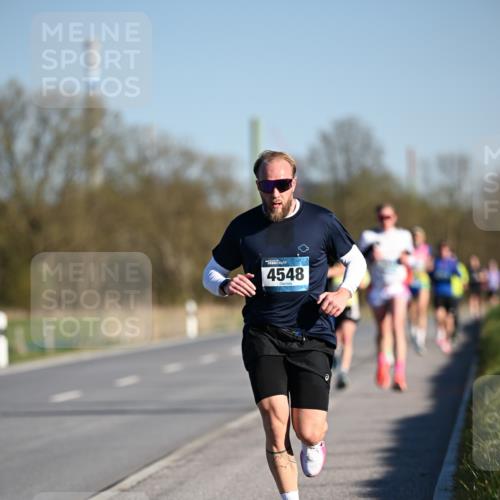 06.04.2025 - 44. Internationalen Wilhelmsburger Insellauf Dr. Thomas Lammeyer http://msf.ph/oto/7549945 06.04.2025 09:20:13 Laufen 4548 meine-sportfotos.de