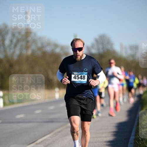 06.04.2025 - 44. Internationalen Wilhelmsburger Insellauf Dr. Thomas Lammeyer http://msf.ph/oto/7549948 06.04.2025 09:20:14 Laufen 4548 meine-sportfotos.de
