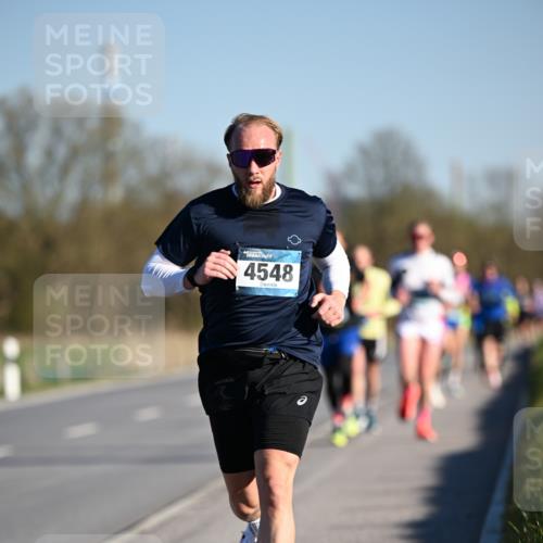 06.04.2025 - 44. Internationalen Wilhelmsburger Insellauf Dr. Thomas Lammeyer http://msf.ph/oto/7549952 06.04.2025 09:20:14 Laufen 4548 meine-sportfotos.de
